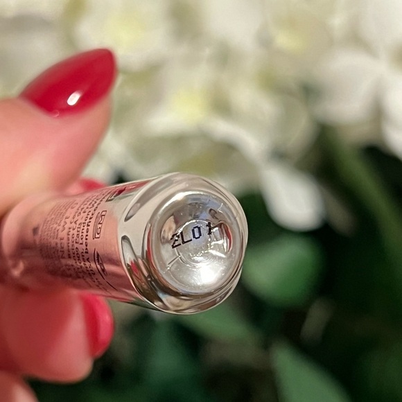 BENEFIT• GIMME BROW+ • SHADE 4 - Picture 5 of 5